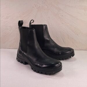 Zara Black Leather Chelsea Boots
